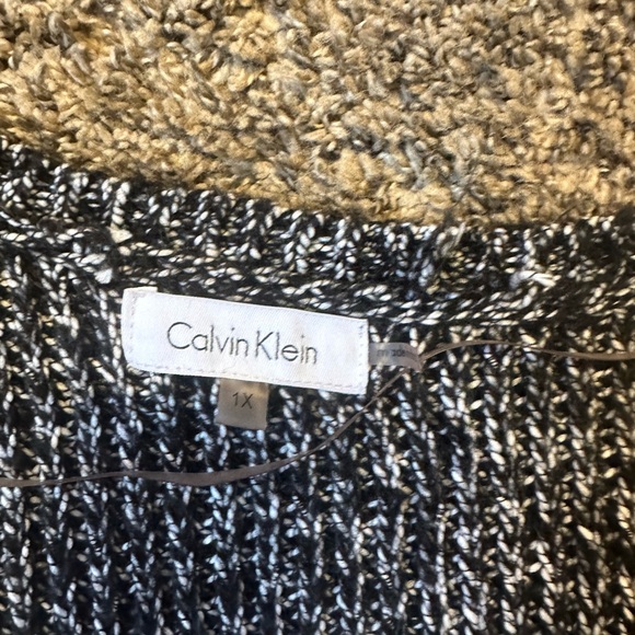 Calvin Klein Black and Gray V-Neck Sweater - Picture 4 of 4